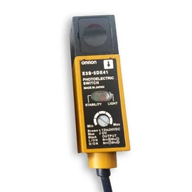 omron-fotoelektromos-erzekelo-5m-npn-beontott-kabeles-e3s-5de41