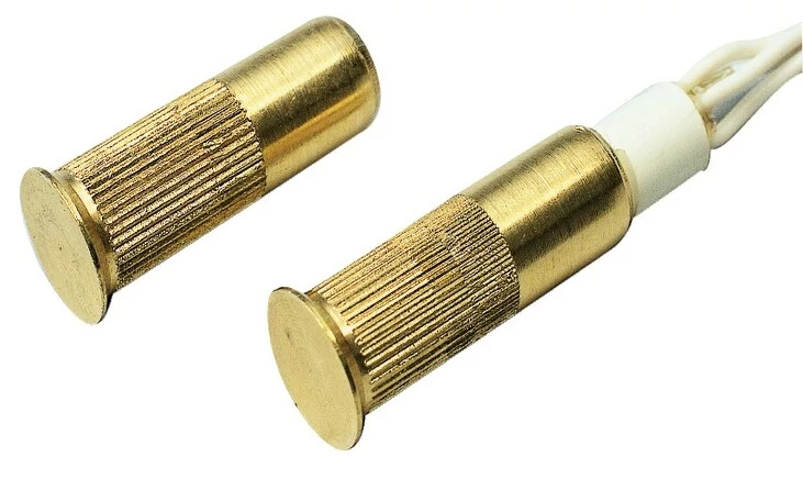 Nyitásérzékelő (Reed relé) Befúrható, réz, 4 vezetékes (2jel+2tamper), oldalsó kivezetés, d=8mm,